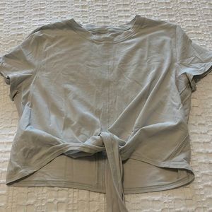 💕 Lululemon crop top light grey size 4 great condition